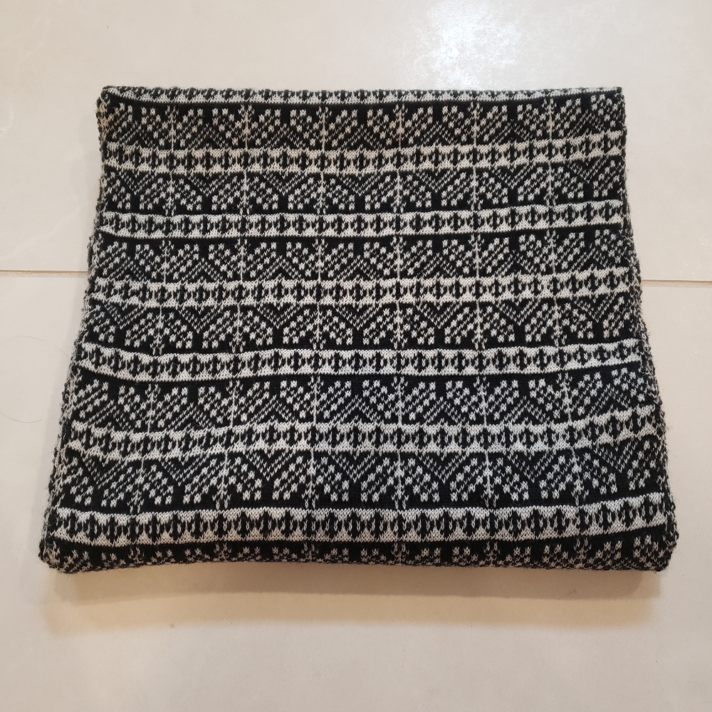 Tristan black and white patterned scarf